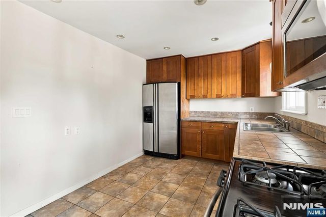 589 Albin Street, Teaneck, NJ 07666