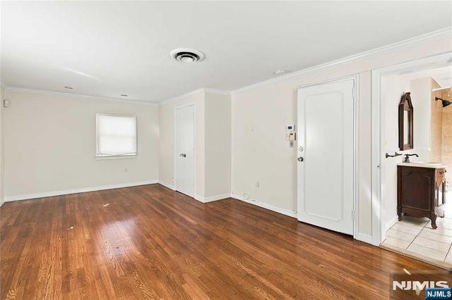 589 Albin Street, Teaneck, NJ 07666