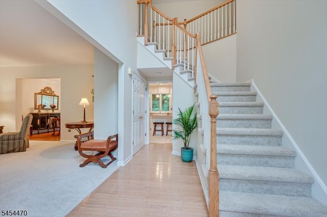 2 Jupiter Hills Ct, Montgomery Twp., NJ 08558