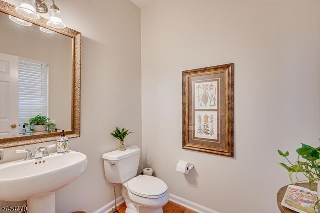 2 Jupiter Hills Ct, Montgomery Twp., NJ 08558