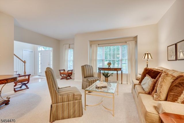 2 Jupiter Hills Ct, Montgomery Twp., NJ 08558