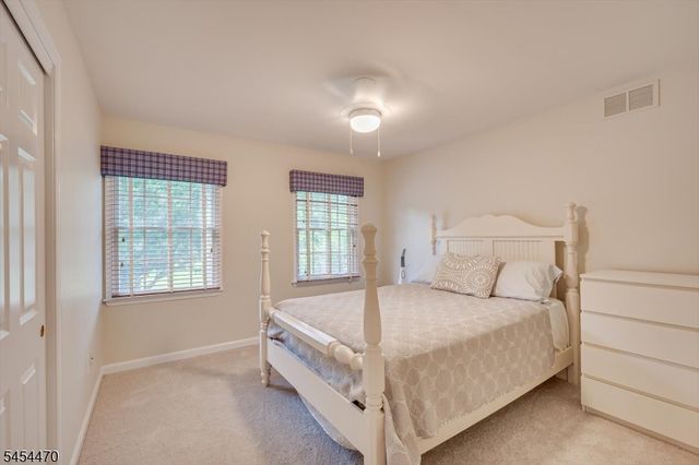 2 Jupiter Hills Ct, Montgomery Twp., NJ 08558