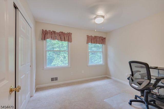 2 Jupiter Hills Ct, Montgomery Twp., NJ 08558