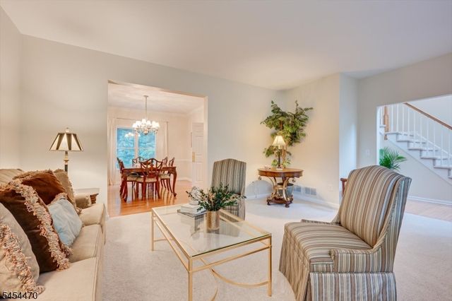 2 Jupiter Hills Ct, Montgomery Twp., NJ 08558