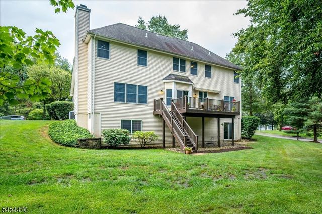 2 Jupiter Hills Ct, Montgomery Twp., NJ 08558