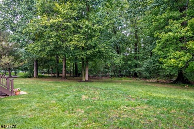 2 Jupiter Hills Ct, Montgomery Twp., NJ 08558