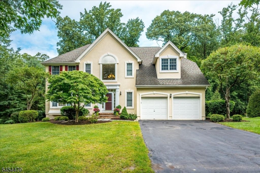 2 Jupiter Hills Ct, Montgomery Twp., NJ 08558