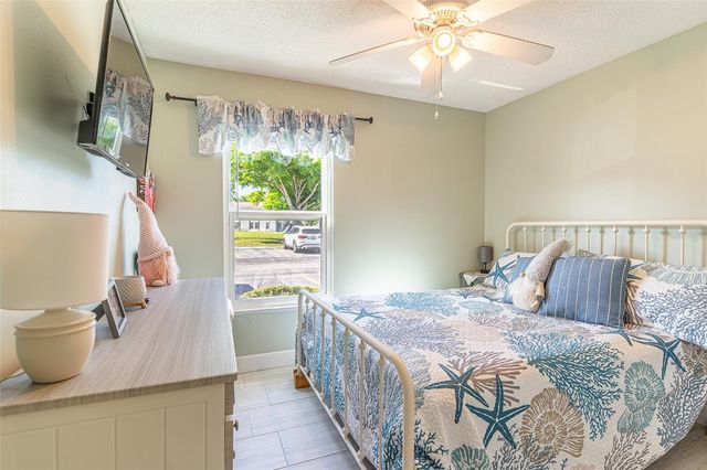 3784 59TH AVENUE W 3784, Bradenton, FL 34210