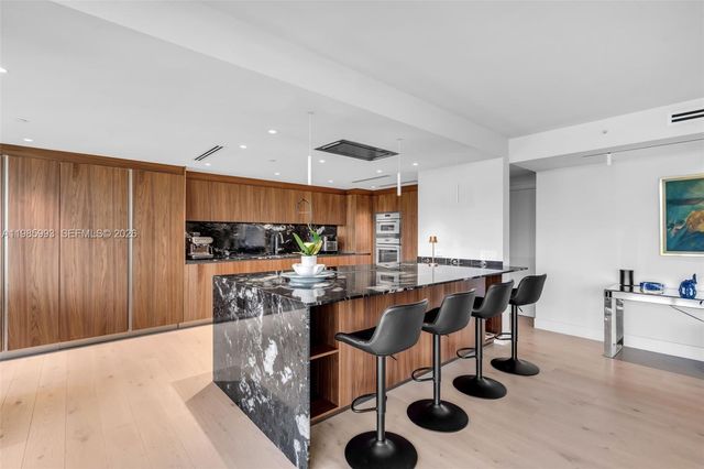 430 Grand Bay Dr 608, Key Biscayne, FL 33149