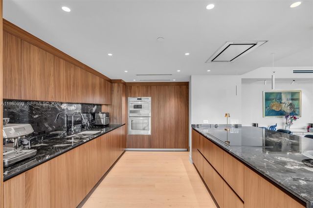 430 Grand Bay Dr 608, Key Biscayne, FL 33149