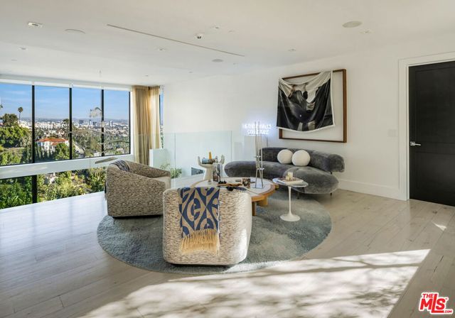 8080 Laurel View Drive, Los Angeles, CA 90069