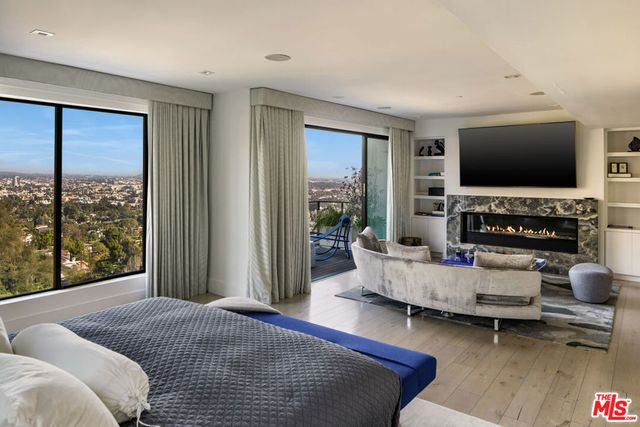 8080 Laurel View Drive, Los Angeles, CA 90069