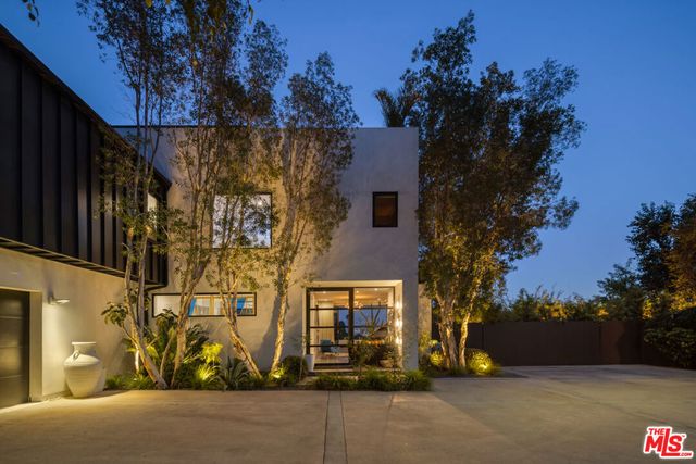 8080 Laurel View Drive, Los Angeles, CA 90069