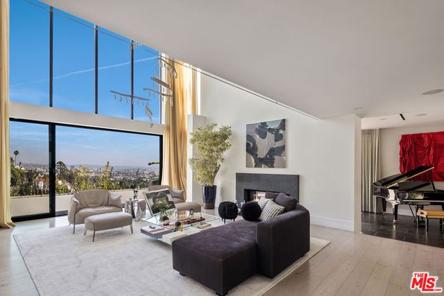 8080 Laurel View Drive, Los Angeles, CA 90069