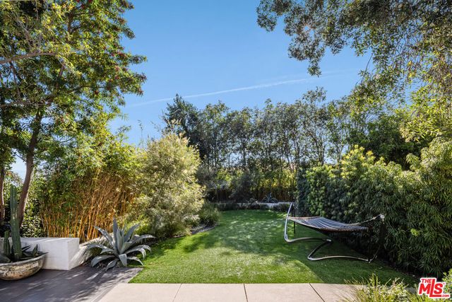 8080 Laurel View Drive, Los Angeles, CA 90069