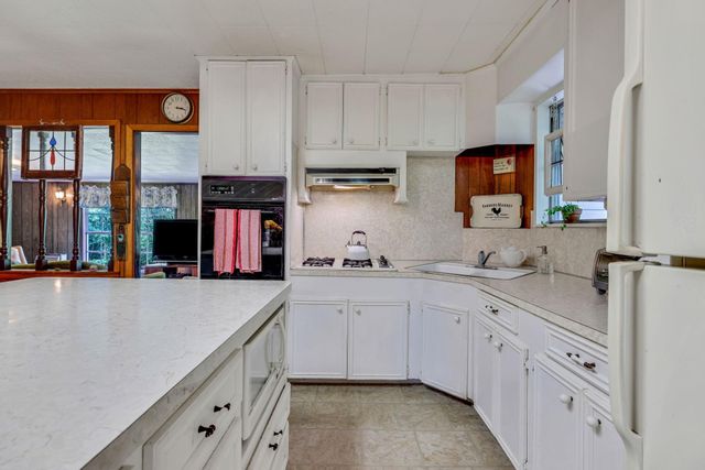 211 Fm 224 Road, Coldspring, TX 77331