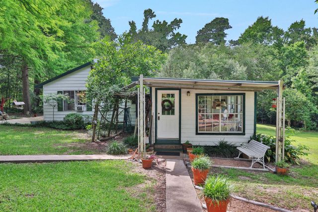 211 Fm 224 Road, Coldspring, TX 77331