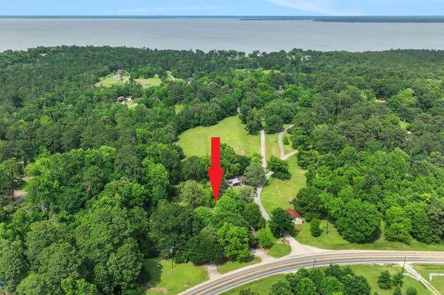 211 Fm 224 Road, Coldspring, TX 77331