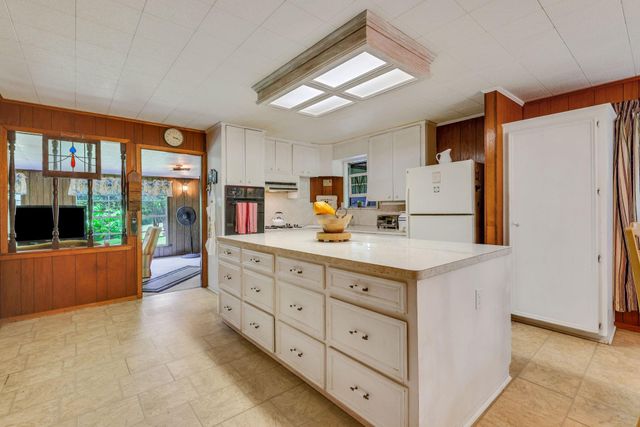 211 Fm 224 Road, Coldspring, TX 77331
