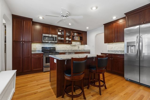 760-762 E 5th St 2, Boston, MA 02127