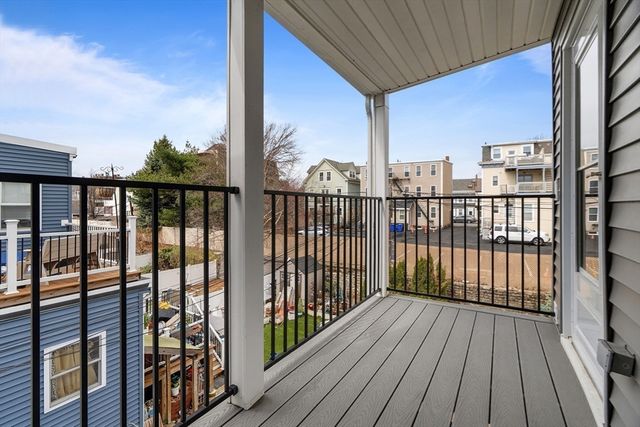 760-762 E 5th St 2, Boston, MA 02127