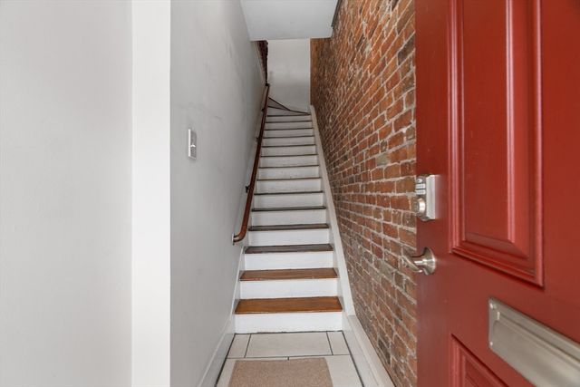 760-762 E 5th St 2, Boston, MA 02127