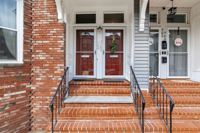 760-762 E 5th St 2, Boston, MA 02127