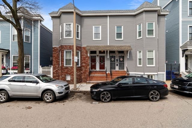 760-762 E 5th St 2, Boston, MA 02127