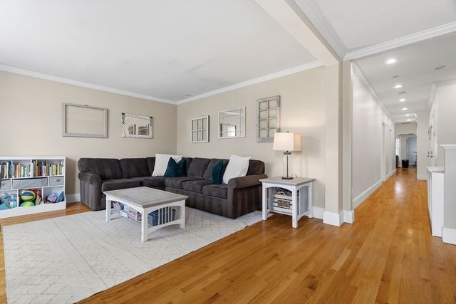 760-762 E 5th St 2, Boston, MA 02127