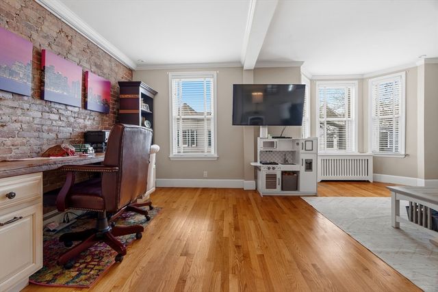 760-762 E 5th St 2, Boston, MA 02127