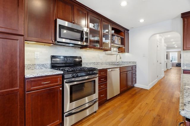 760-762 E 5th St 2, Boston, MA 02127