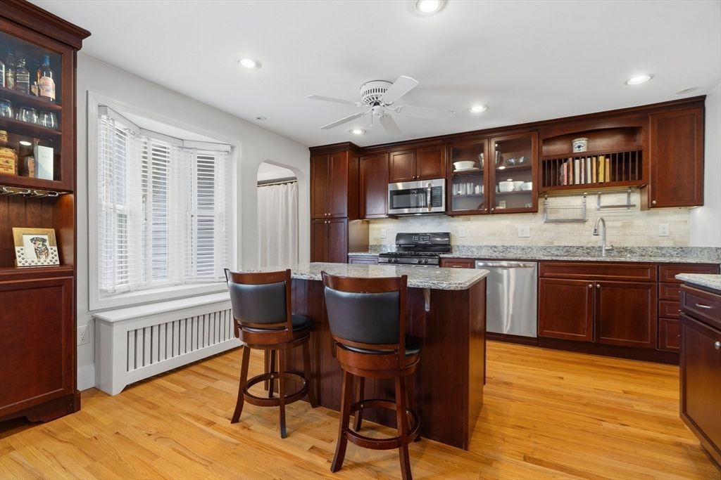 760-762 E 5th St 2, Boston, MA 02127