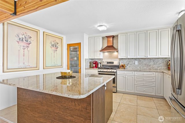 5563 Haida Way, Blaine, WA 98230
