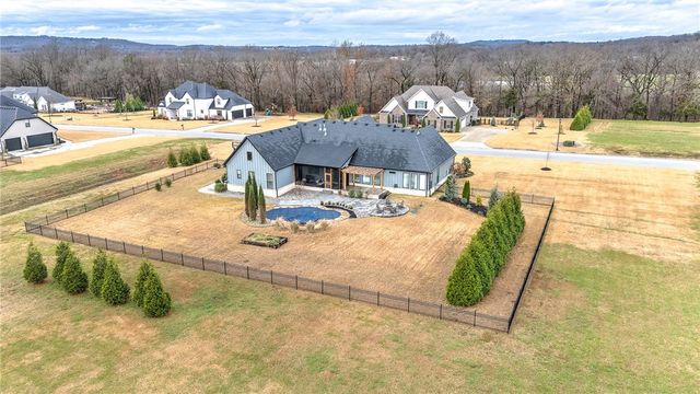 1089 River Hollow Road, Fayetteville, AR 72703