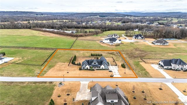 1089 River Hollow Road, Fayetteville, AR 72703