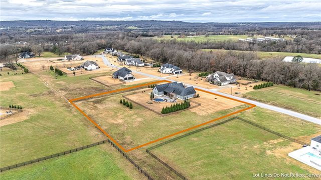 1089 River Hollow Road, Fayetteville, AR 72703