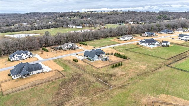 1089 River Hollow Road, Fayetteville, AR 72703