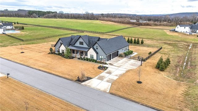 1089 River Hollow Road, Fayetteville, AR 72703