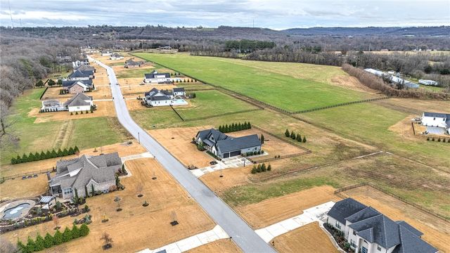 1089 River Hollow Road, Fayetteville, AR 72703