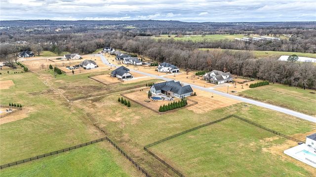1089 River Hollow Road, Fayetteville, AR 72703
