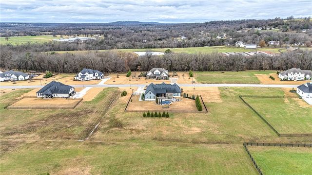 1089 River Hollow Road, Fayetteville, AR 72703
