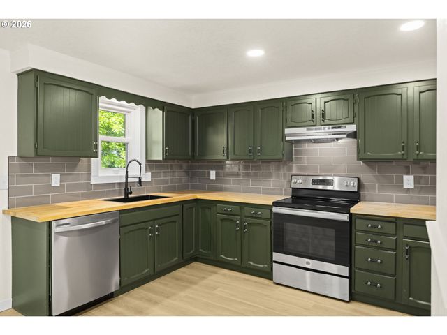 10249 N TYLER Ave, Portland, OR 97203