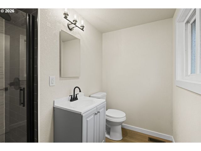 10249 N TYLER Ave, Portland, OR 97203