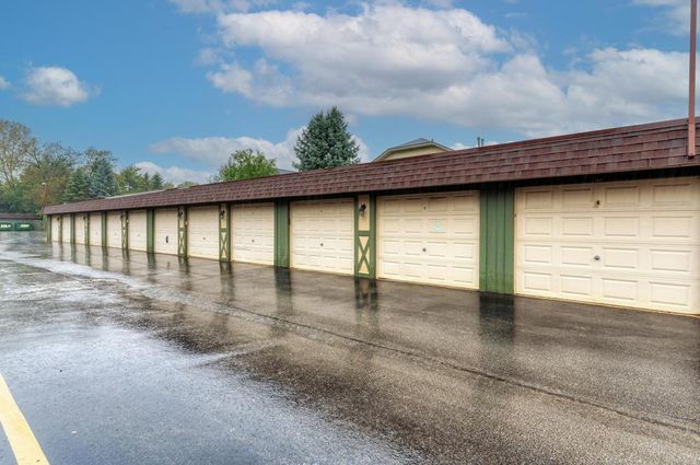 9165 North Road F, Palos Hills, IL 60465