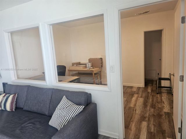 5825 Collins Ave PH1-J, Miami Beach, FL 33140