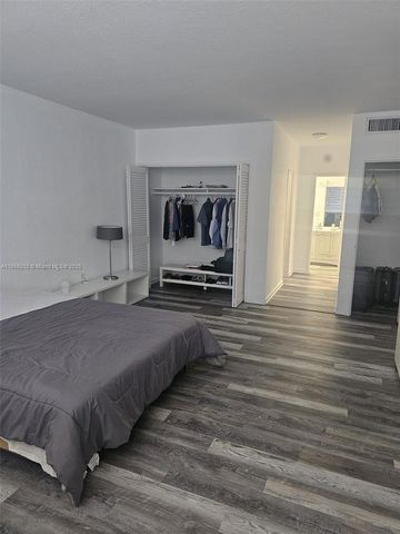 5825 Collins Ave PH1-J, Miami Beach, FL 33140