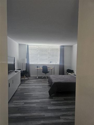 5825 Collins Ave PH1-J, Miami Beach, FL 33140