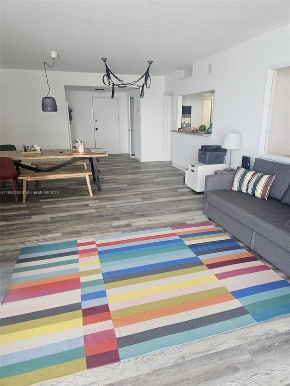 5825 Collins Ave PH1-J, Miami Beach, FL 33140