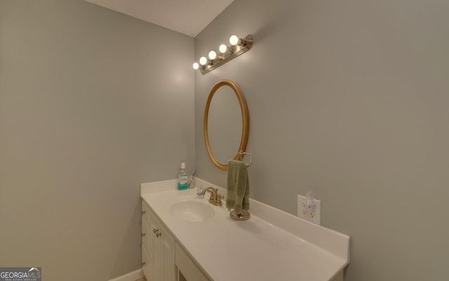 36 Bio Lane, Hartwell, GA 30643