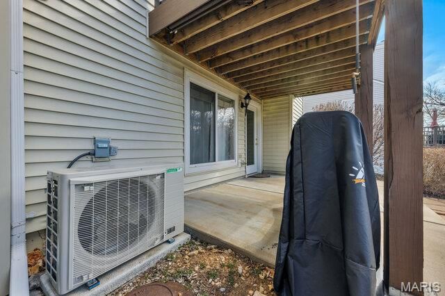 1738 Highview Circle Court, Ballwin, MO 63021